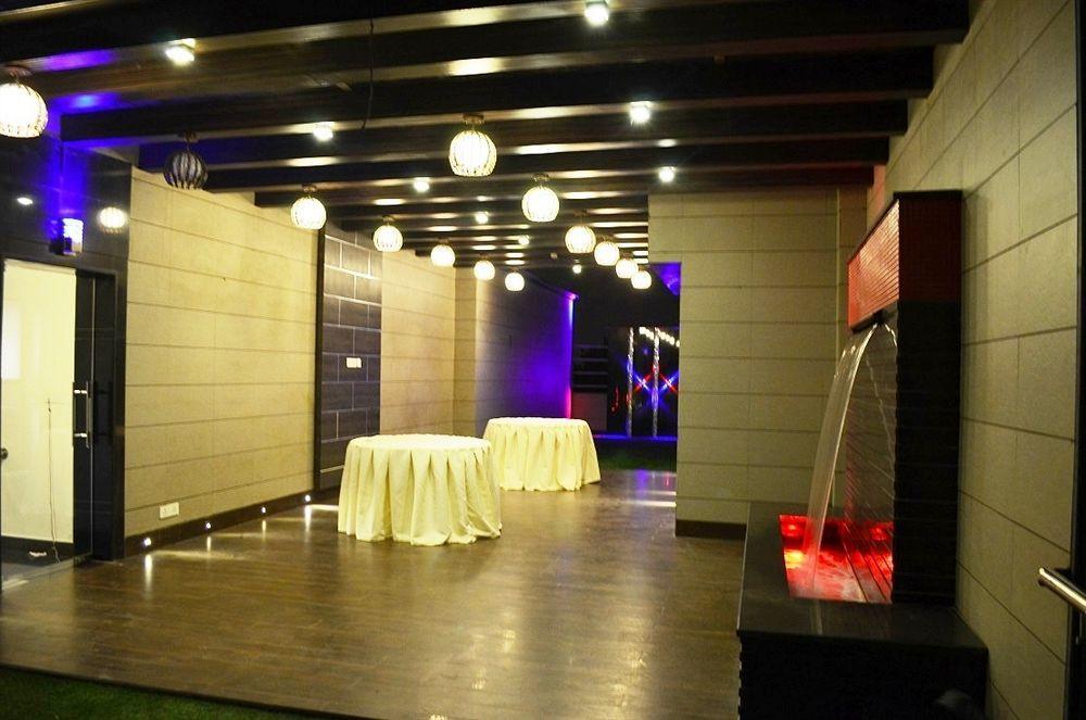 Hotel Metro View Delhi  Dış mekan fotoğraf