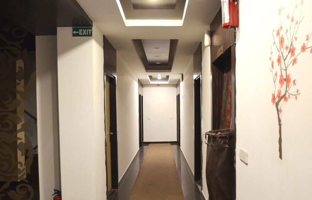 Hotel Metro View Delhi  Dış mekan fotoğraf
