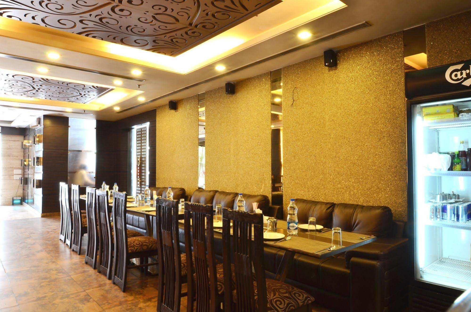 Hotel Metro View Delhi  Dış mekan fotoğraf