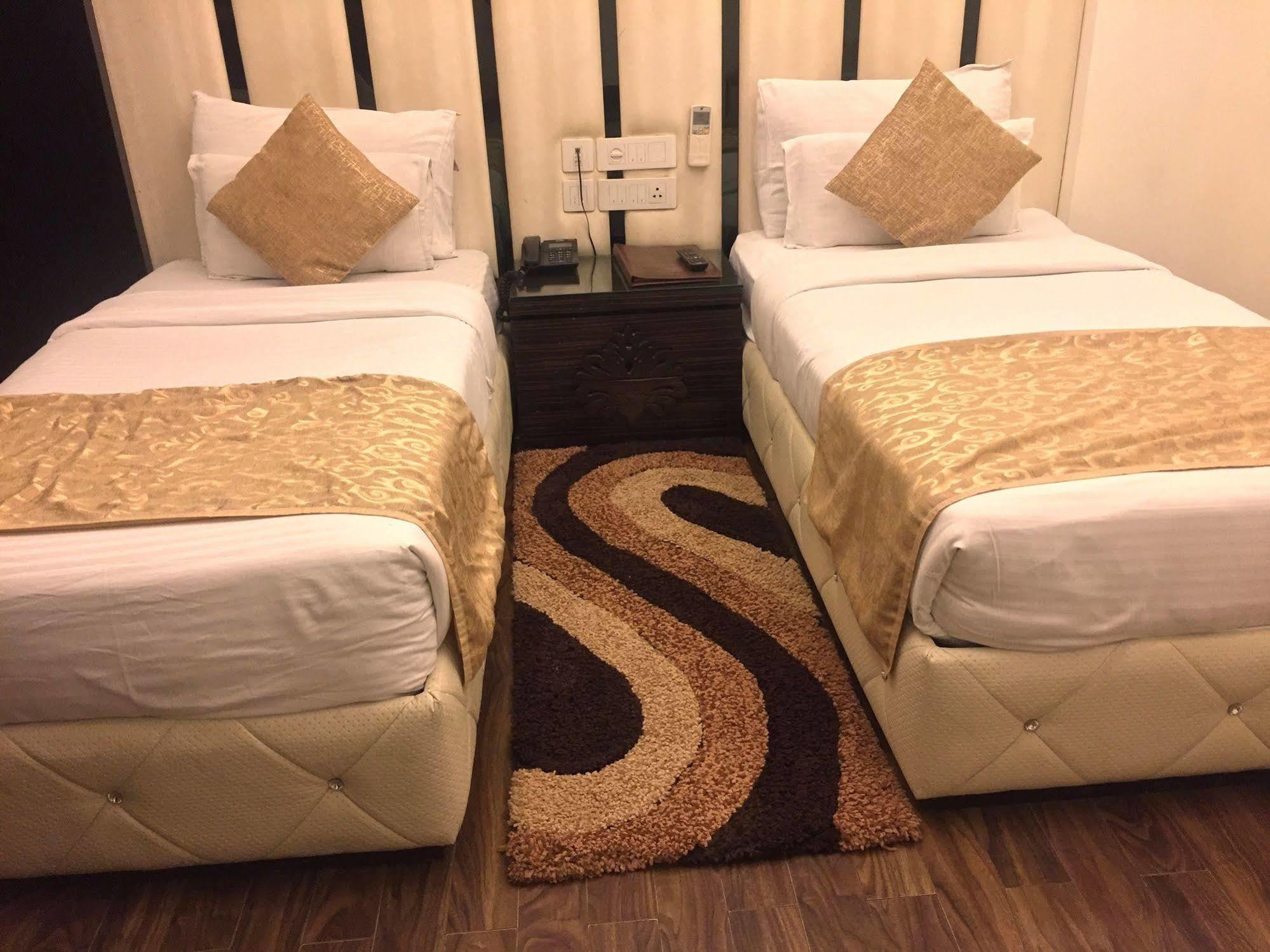 Hotel Metro View Delhi  Dış mekan fotoğraf