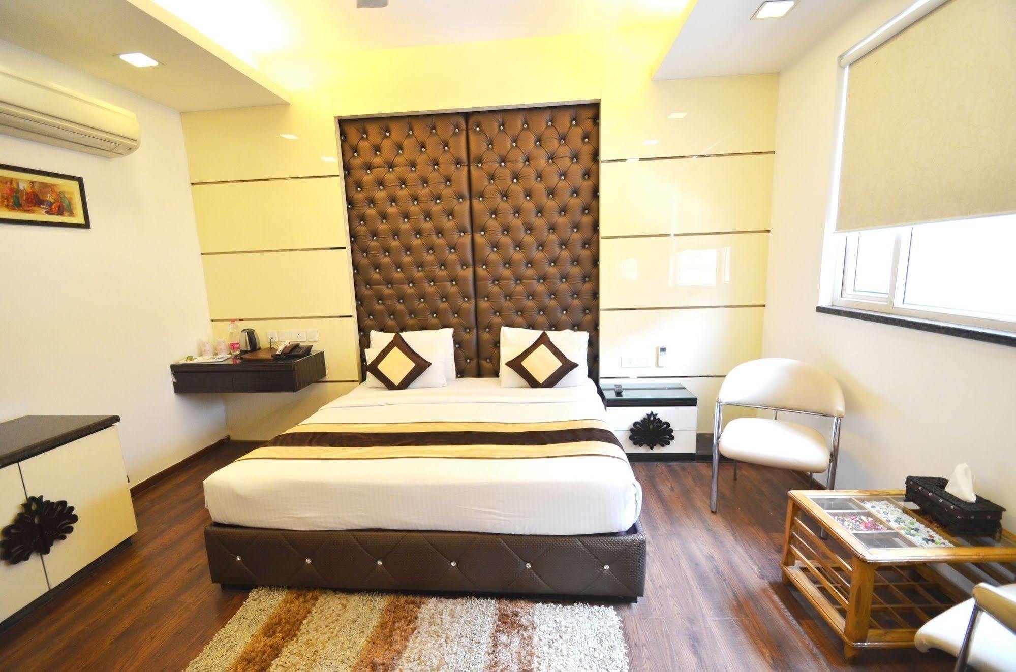 Hotel Metro View Delhi  Dış mekan fotoğraf