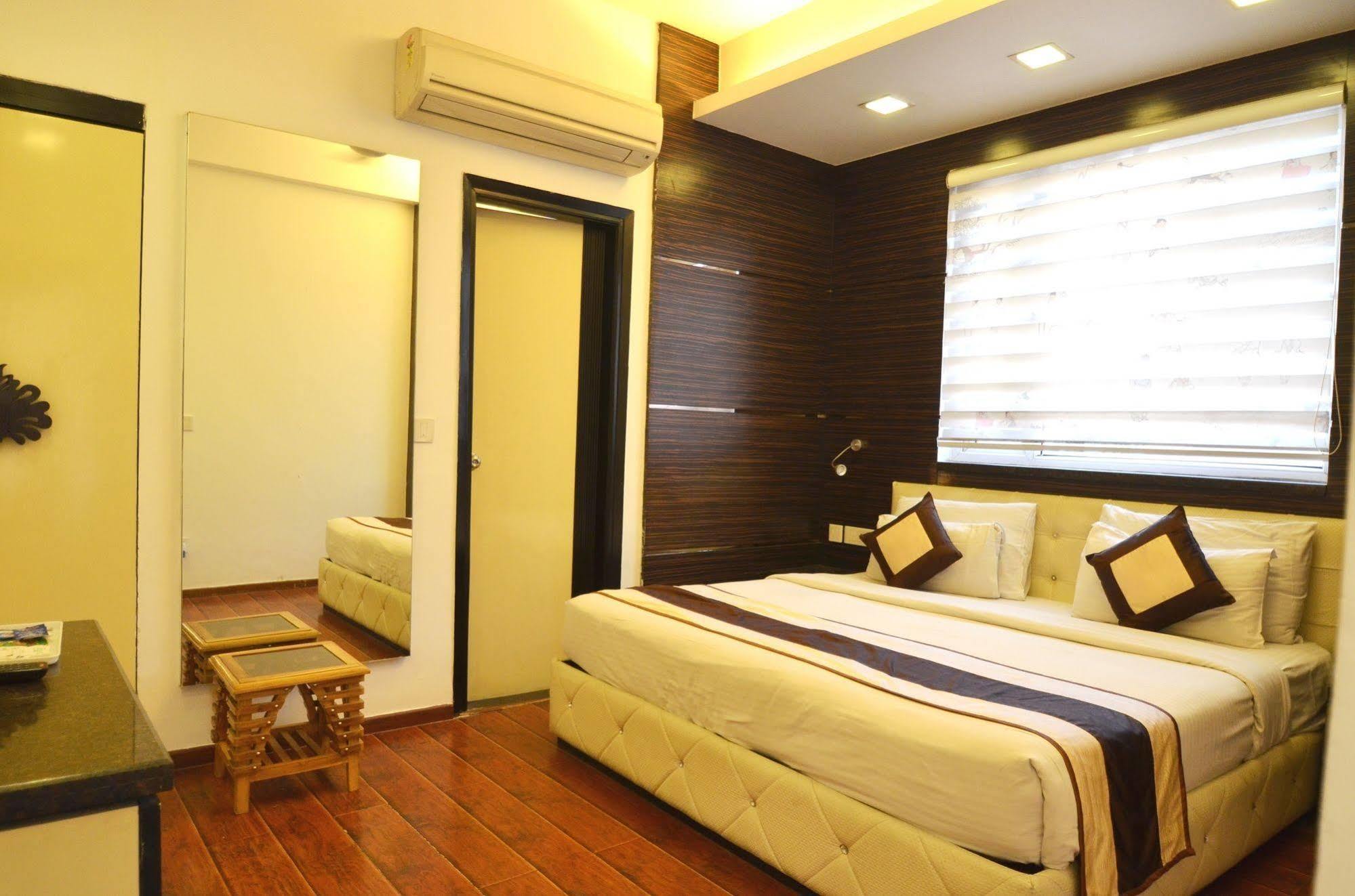 Hotel Metro View Delhi  Dış mekan fotoğraf