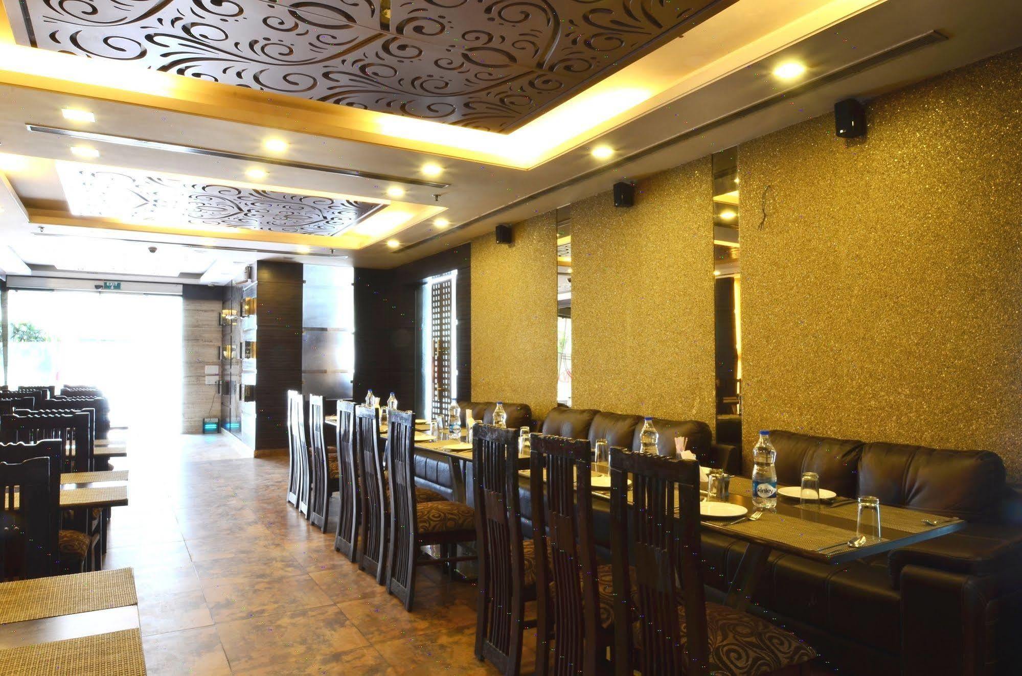 Hotel Metro View Delhi  Dış mekan fotoğraf