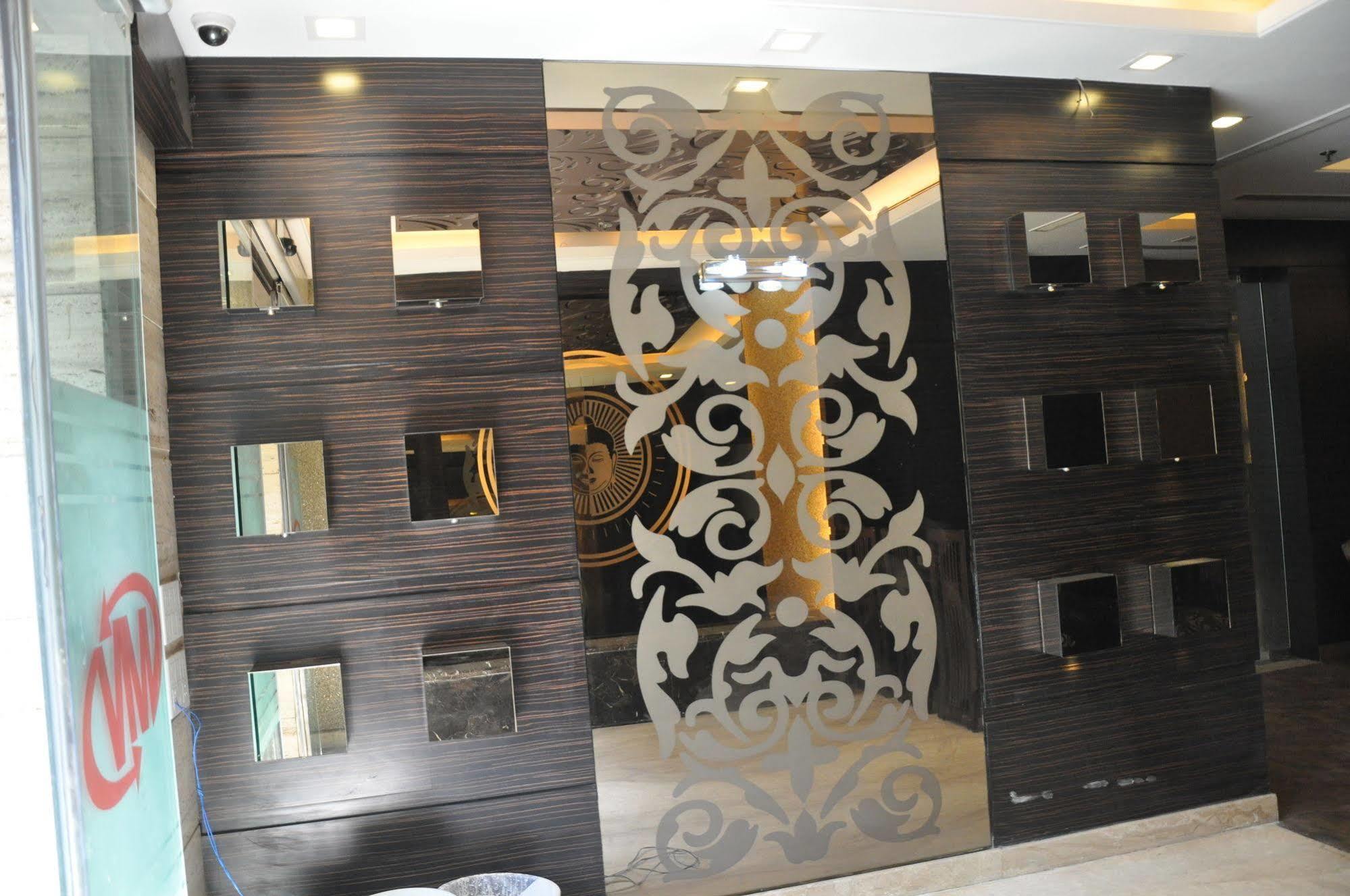 Hotel Metro View Delhi  Dış mekan fotoğraf