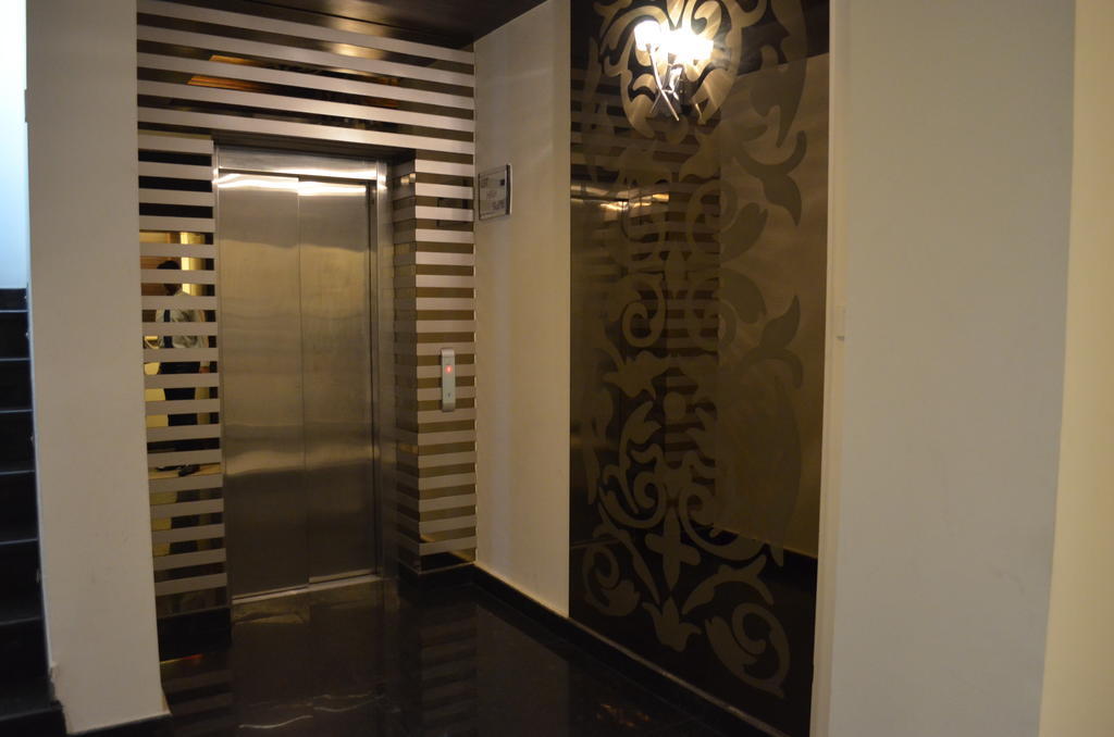 Hotel Metro View Delhi  Dış mekan fotoğraf