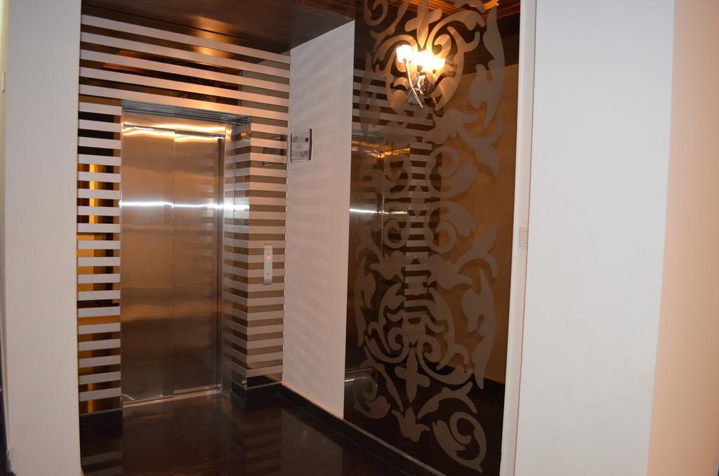 Hotel Metro View Delhi  Dış mekan fotoğraf